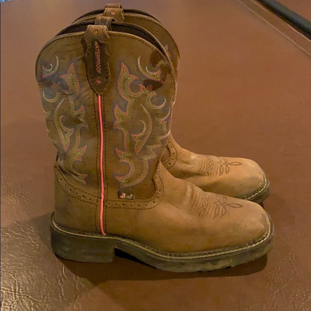 Square toe Justin boot